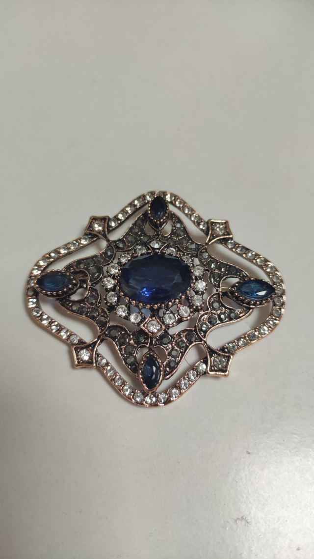 Broche baroque 