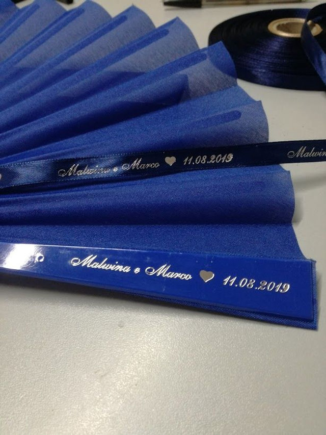 100 Ventagli matrimonio blu personalizzati con colore di stampa argento, nastro personalizzato in omaggio 