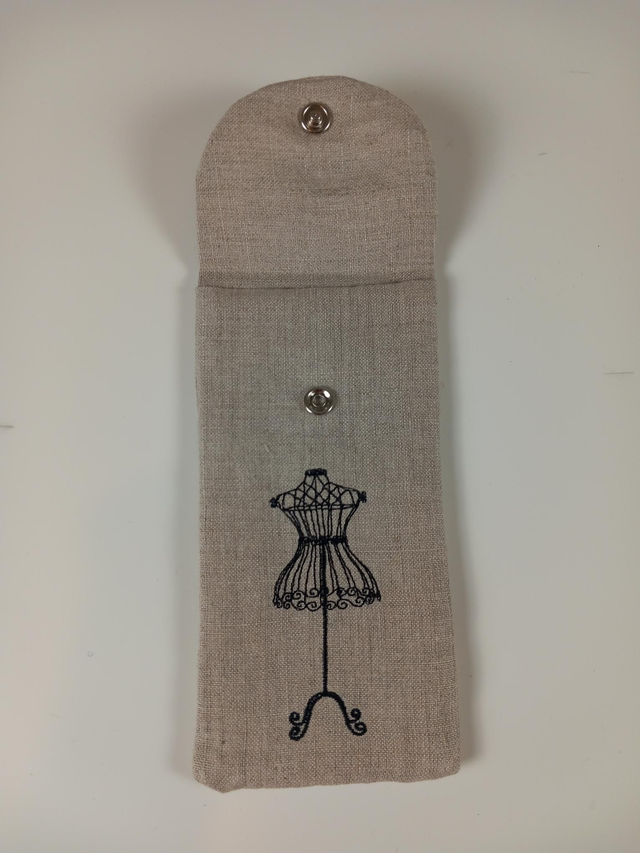 Étui à lunettes ou pochette téléphone lin brodé "Mannequin"