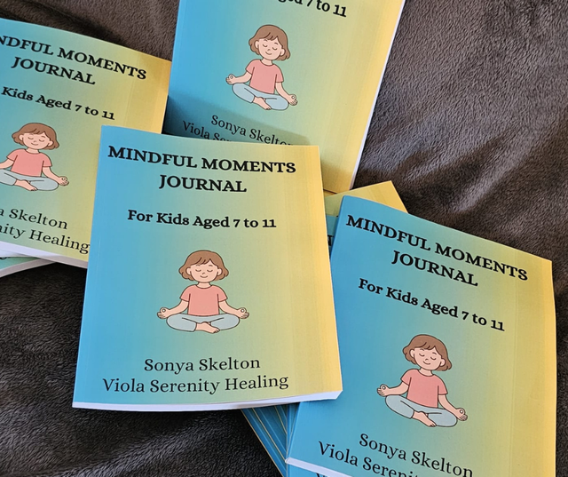 Mindful Moments Journal: For Kids Aged 7–11 