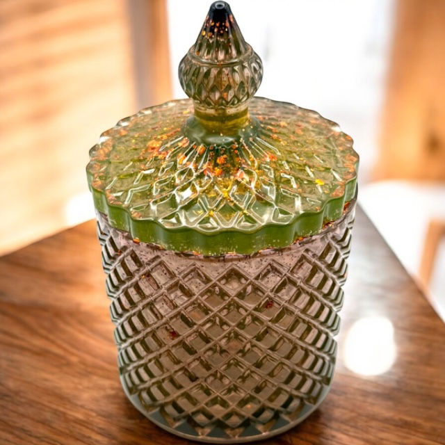 Boîte Diamant translucide avec nuances de marron, vert et paillettes 