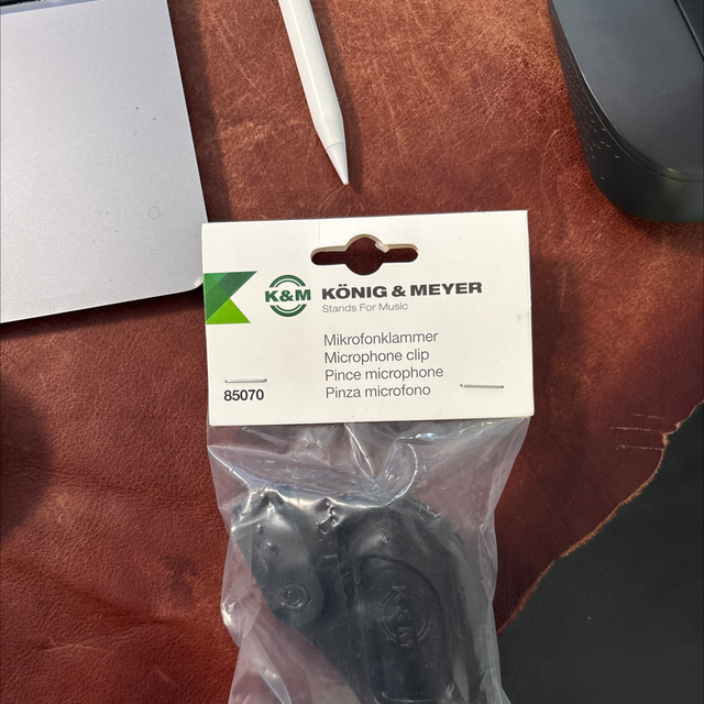 K&M - Mikrofon hållare