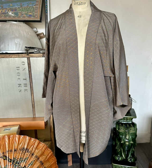 Haori gris motif abstrait