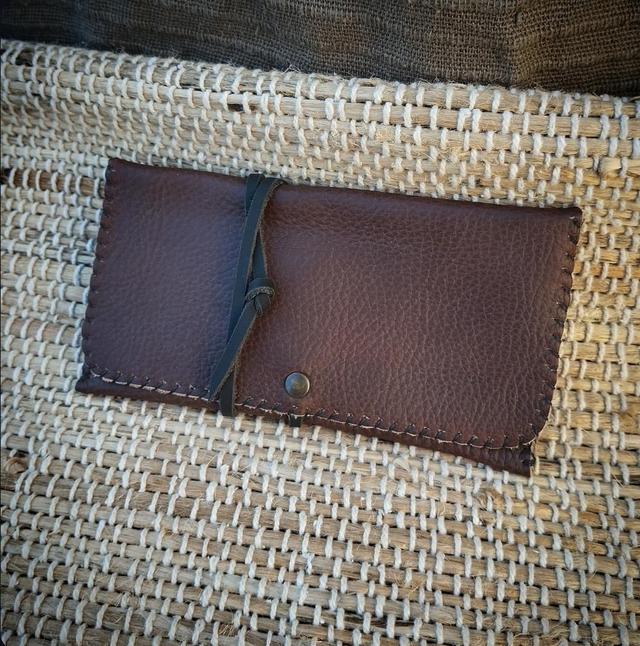 Blague à tabac marron foncé 