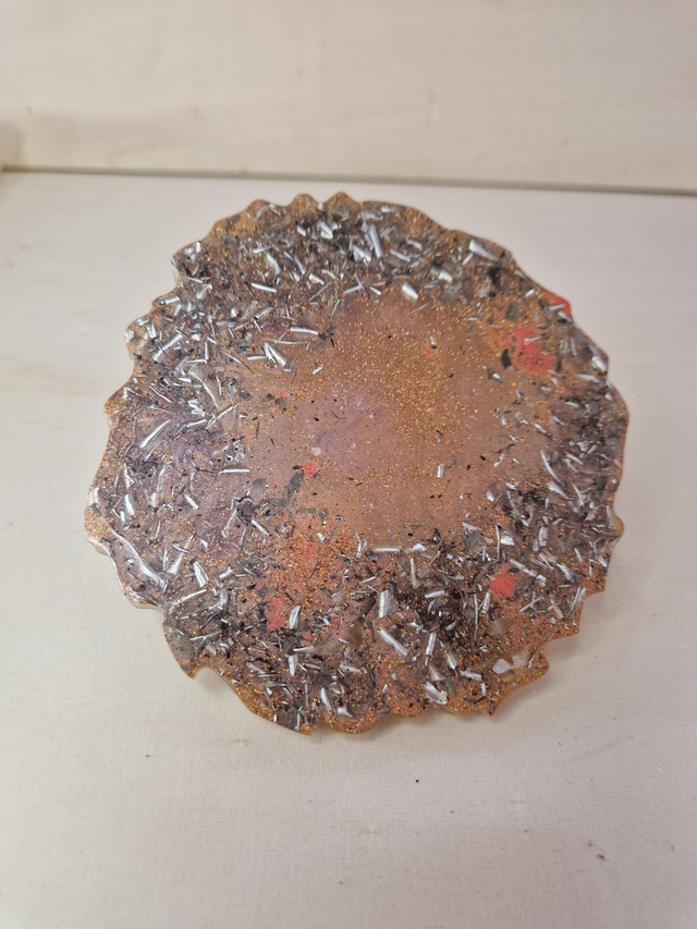 Orgonite, plaque / 077