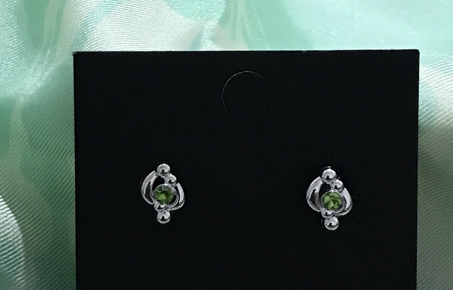 Children-Adult Studs -Green - CASEG03