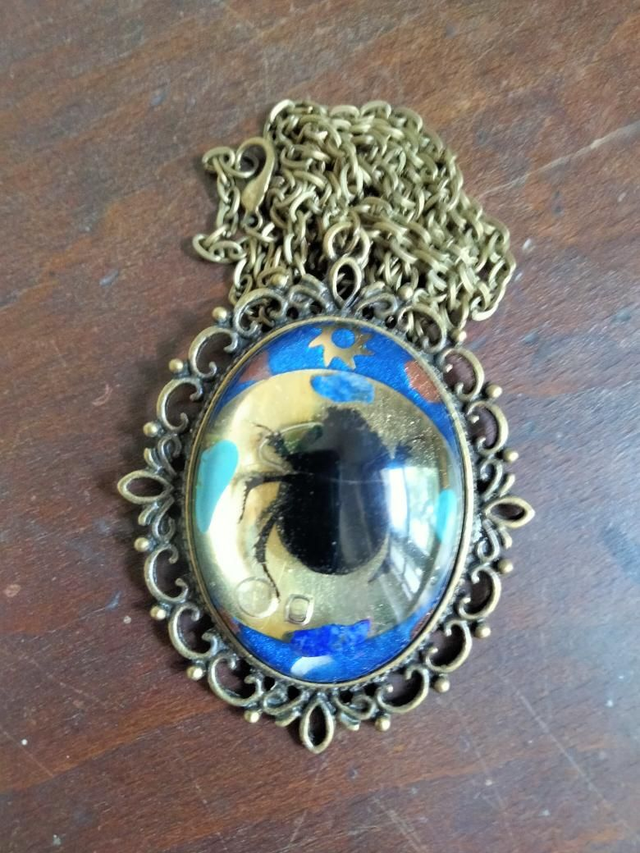 Pendentif style ancien thème égyptien 