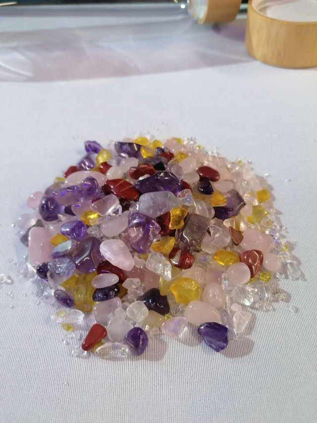 Edelsteinmischung Rosengarten mit Glasflasche und Hülle