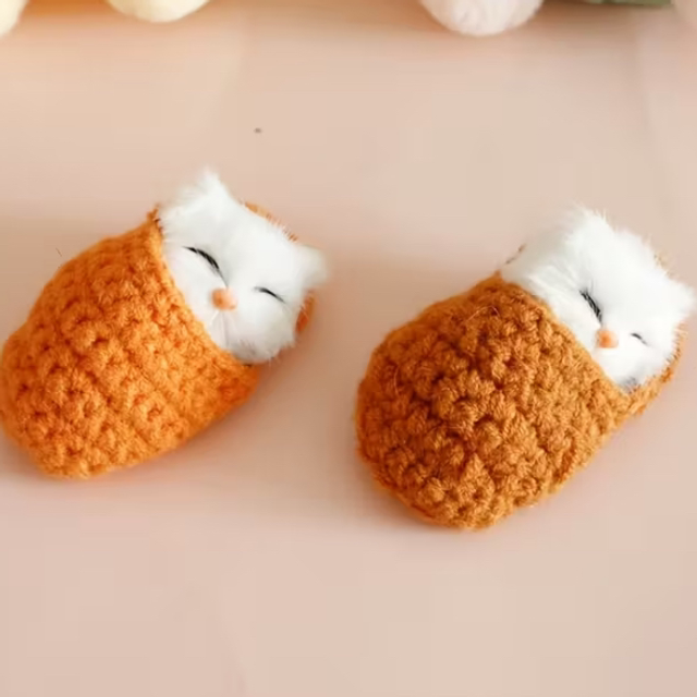 Fluffy Kitty in Woollen Sleeping Bag