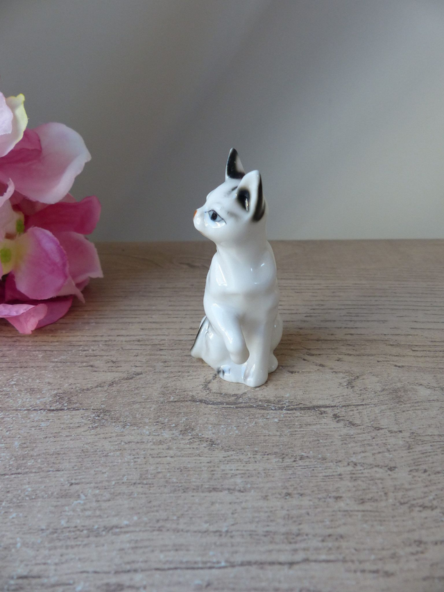 Figurine rare de chat miniature blanc et noir en porcelaine décoration collection chat