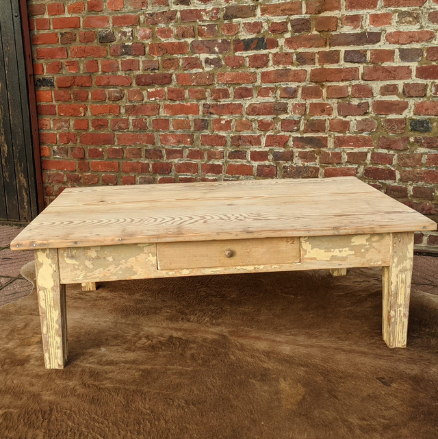 Table basse patinée beige