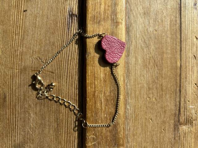 Bracelet coeur en cuir rose 