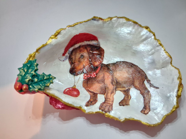 Dachsund decopauge oyster shell design trinket dish 
