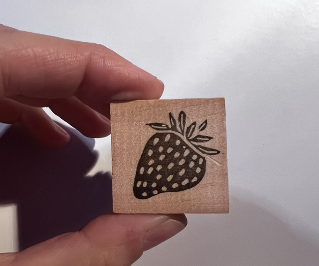 Tampon Fraise (Jour 11 - Stamp-Tober 2025)