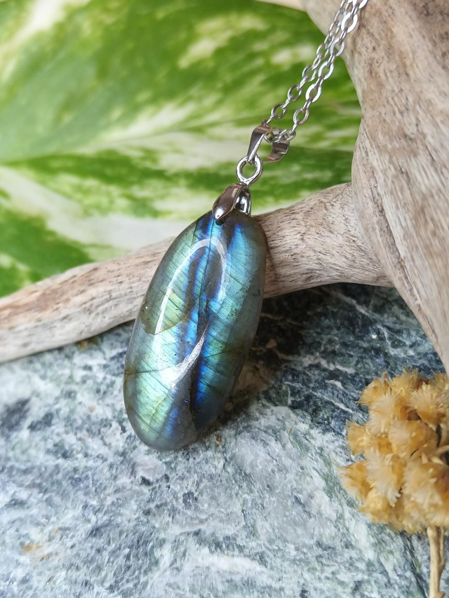 Pendentif 7 labradorite 3x1,5cm
