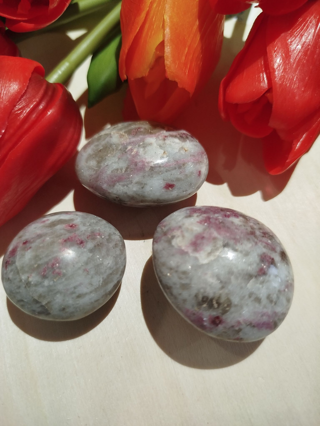 Petit galets en Tourmaline rose 