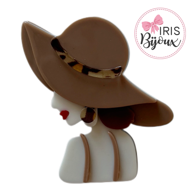 Spilla donna con cappello marrone 