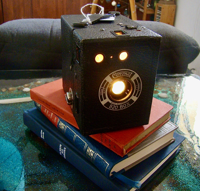 Lampe Coronet B20 BOX