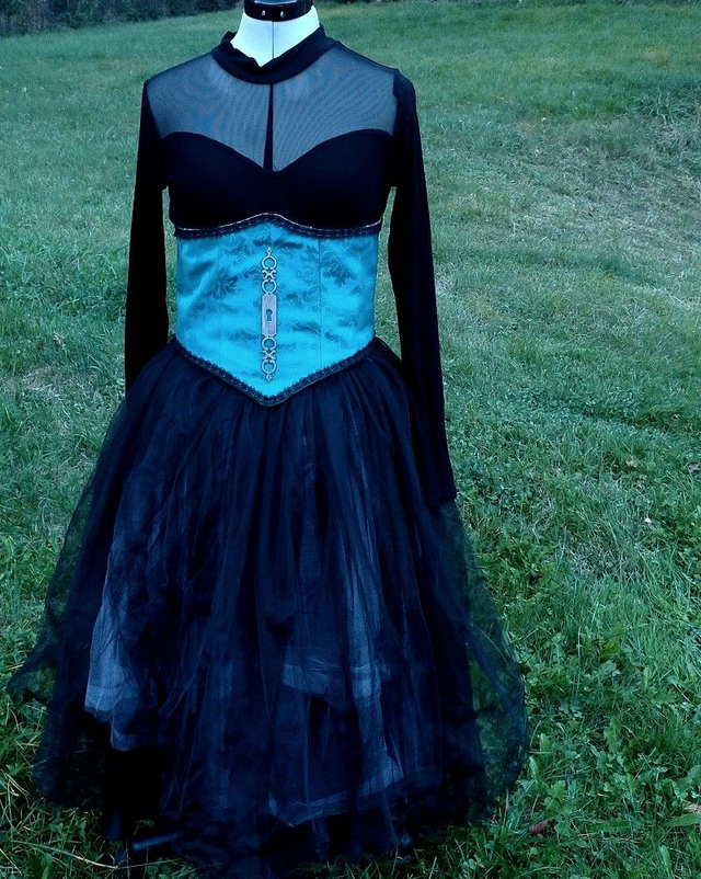 Serre taille jacquard motifs baroques / victoriens