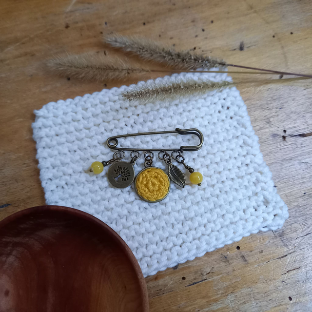 Broche jaune et bronze - Arbre