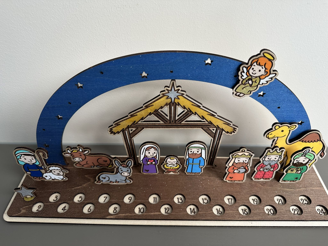 Crèche de Noël en bois coloré 🎄 Calendrier de l’Avent sans cadeau 🌟