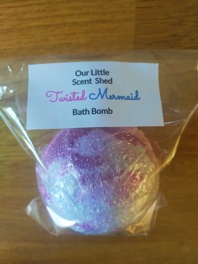 EXTRA LARGE TWISTED MERMAID BATH BOMB