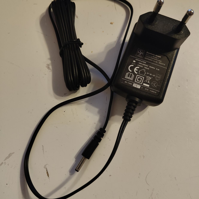 AC Adapter Lux Tools DC 5,5v 700mA
