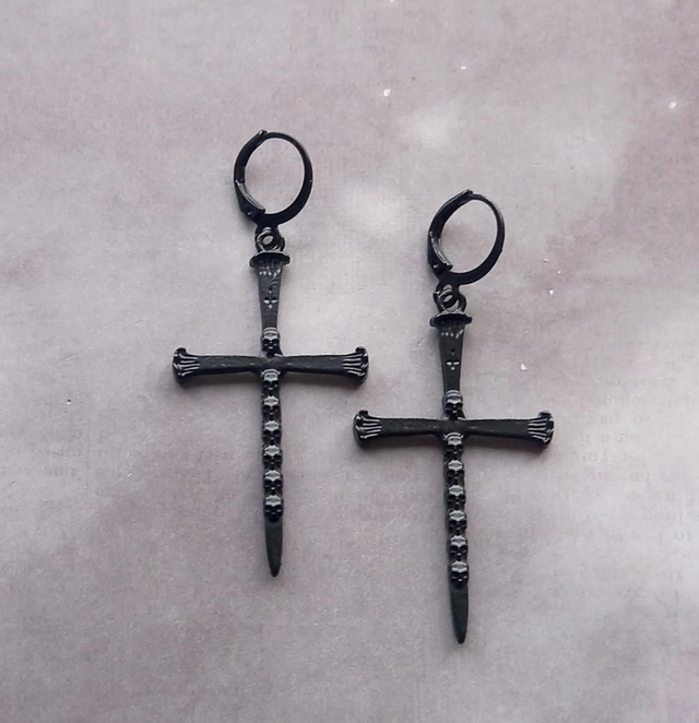 Black Skull Cross Earrings 
