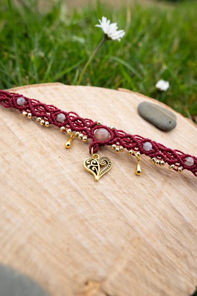 Ras de cou micro-macramé bordeaux et Pierre de Lune