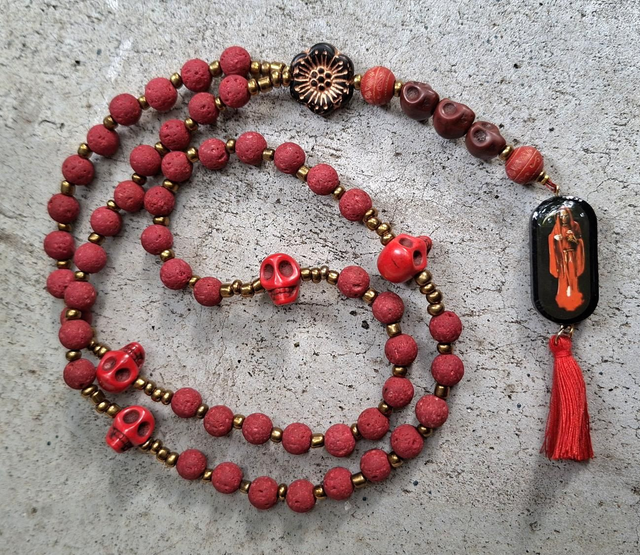 Chapelet Santa Muerte rouge 