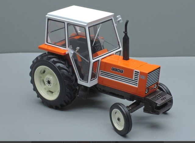 Rep 163 fiat 880 2x4 toit blanc 