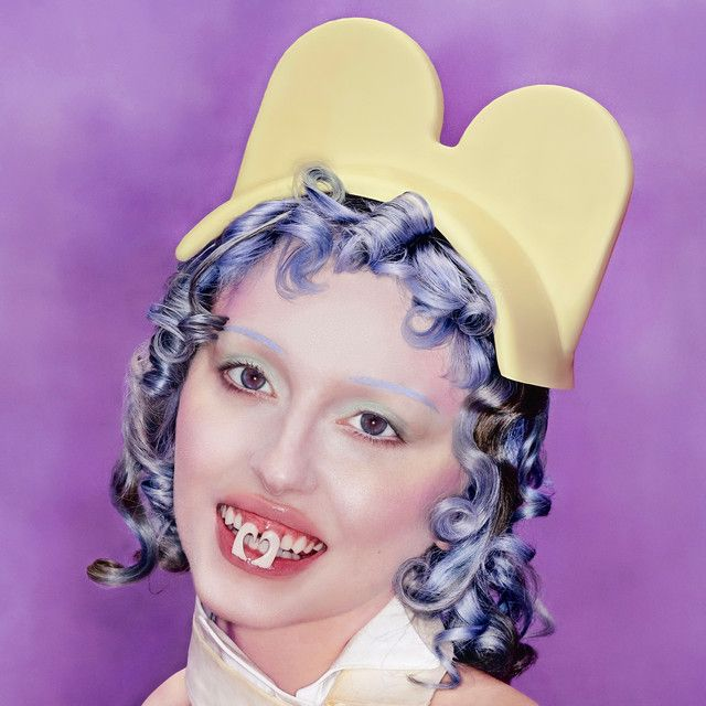 Ashnikko - Smoochies LP (Exclusive White Vinyl with Alternate Artwork)