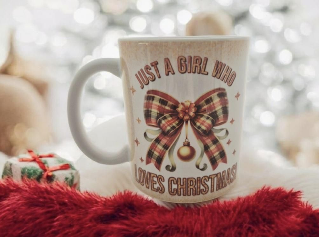 Just a girl who loves Christmas Mug