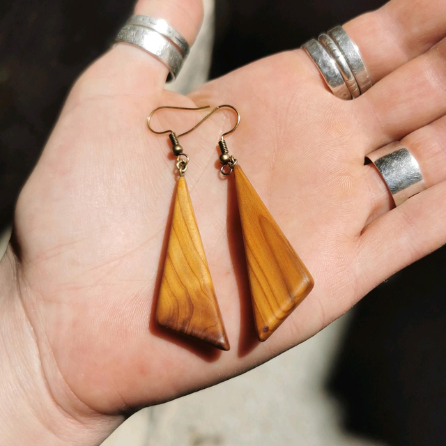 Boucles d'Oreilles en Bois d'If et Laiton vieilli 