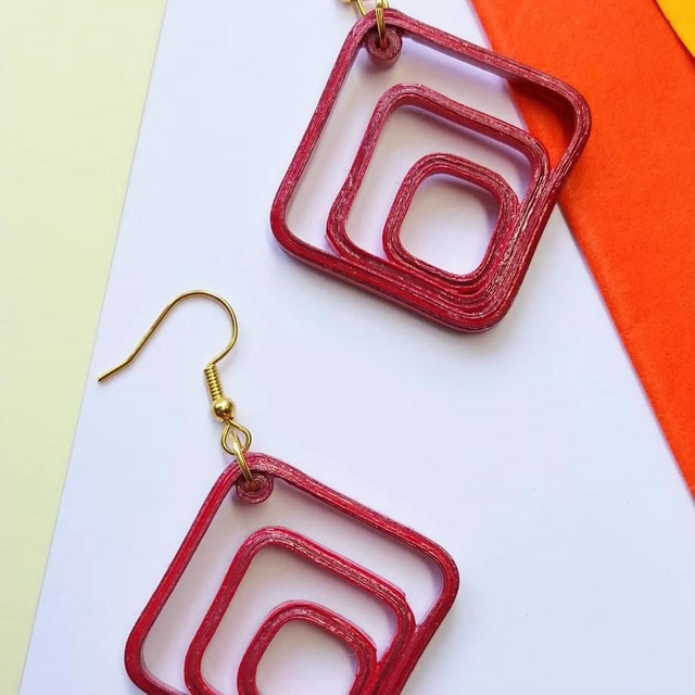 Grandes boucles d'oreilles graphique rouge