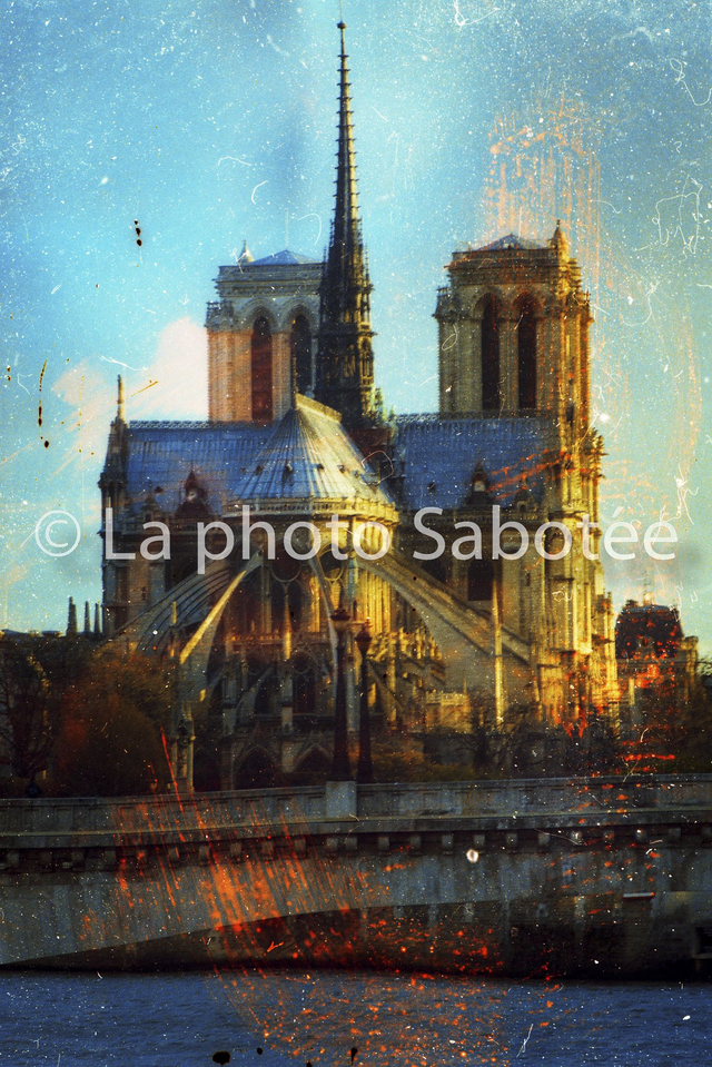 création, photographie expérimental : "seine-Paris" : Notre Dame De Paris