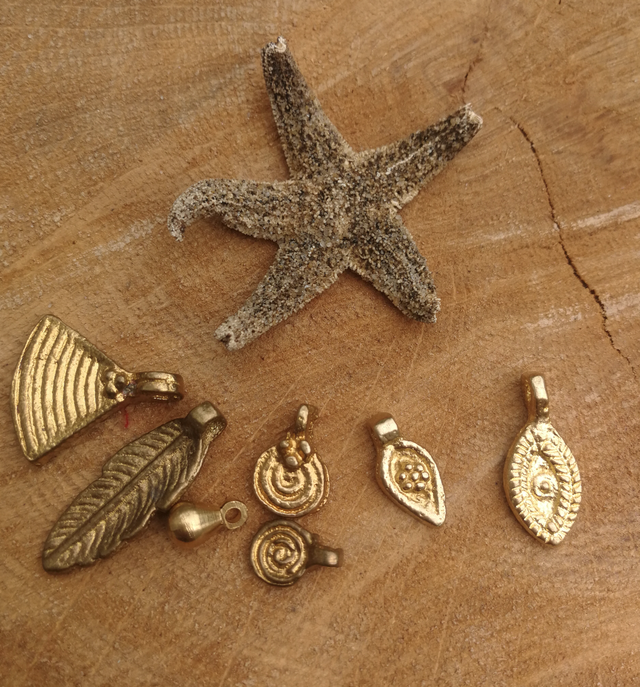 Breloques indiennes - charms en laiton 