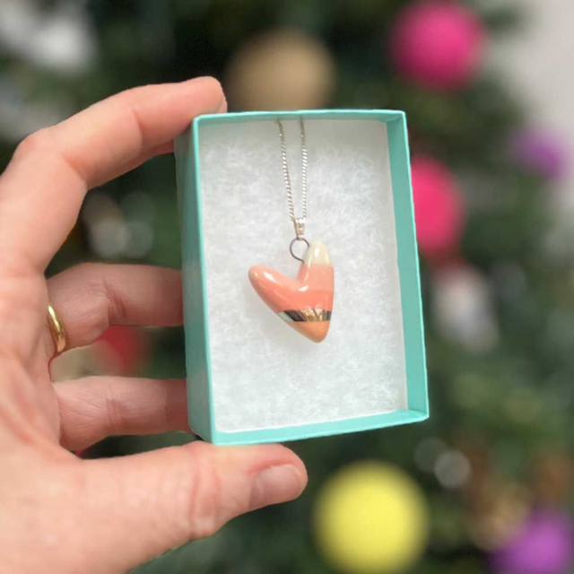 Colour gradient heart necklace with precious metal detail