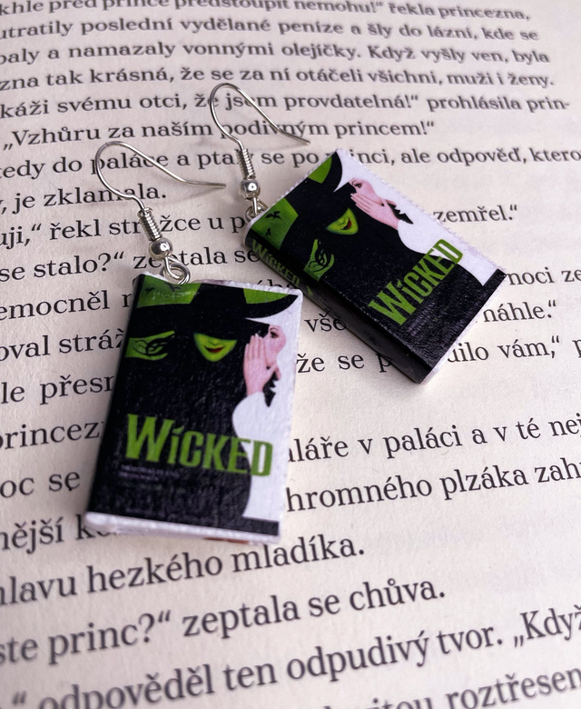 Náušnice mini knížky Wicked