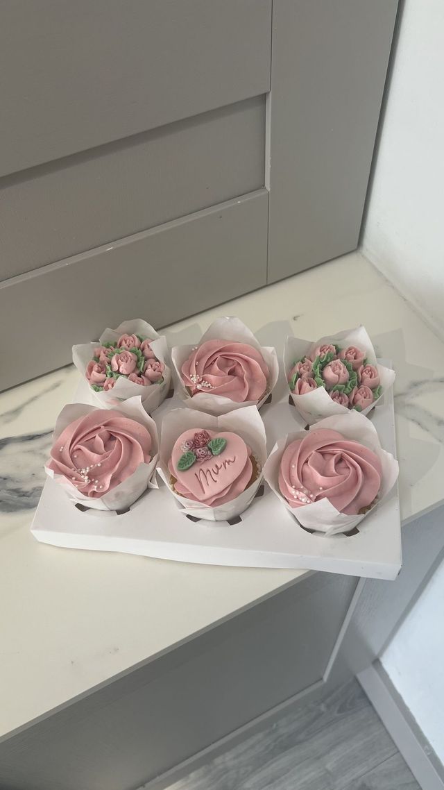 Mother's Day: 6 Cupcakes