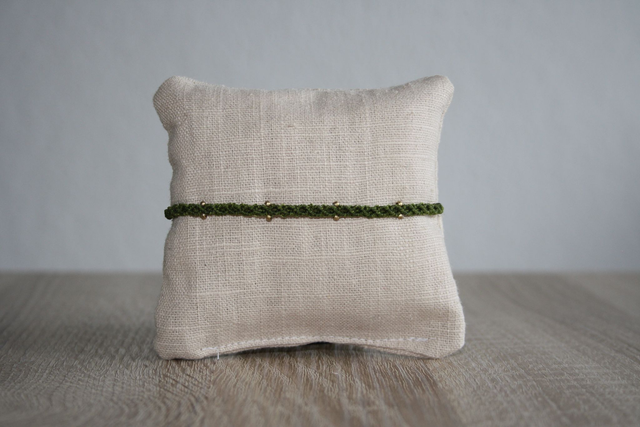Filigranes Armband mit Diamant-Muster