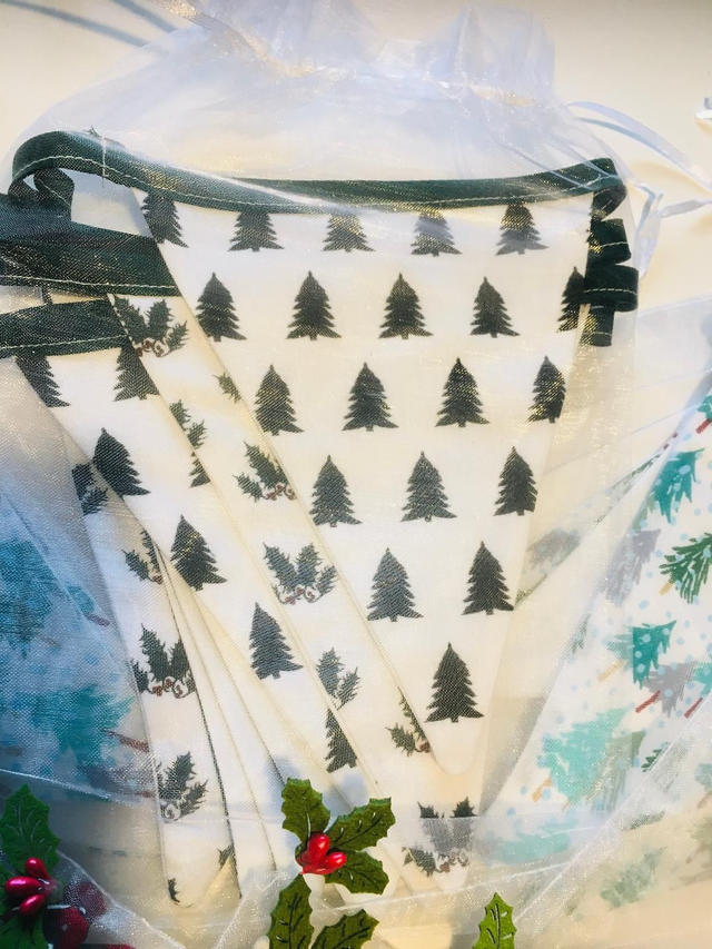 Christmas Tree and Holly Bunting (1)
