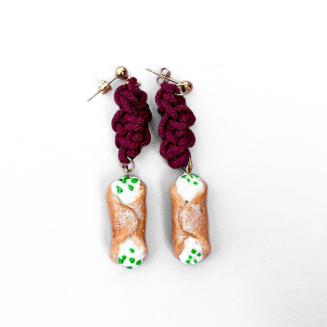 Orecchini a lobo Siciliani Cannolo Gusto Ricotta e Granella di Pistacchi – Artigianali in Argilla Polimerica - Orecchini a Clip