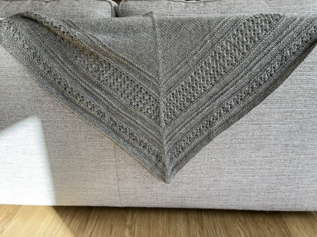 Châle gris en alpaga et lurex