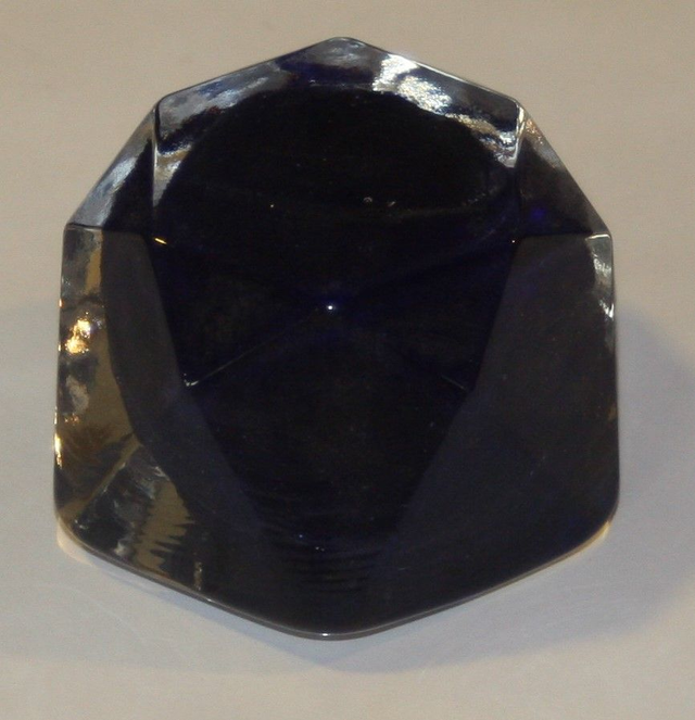  Briefbeschwerer aus Glas