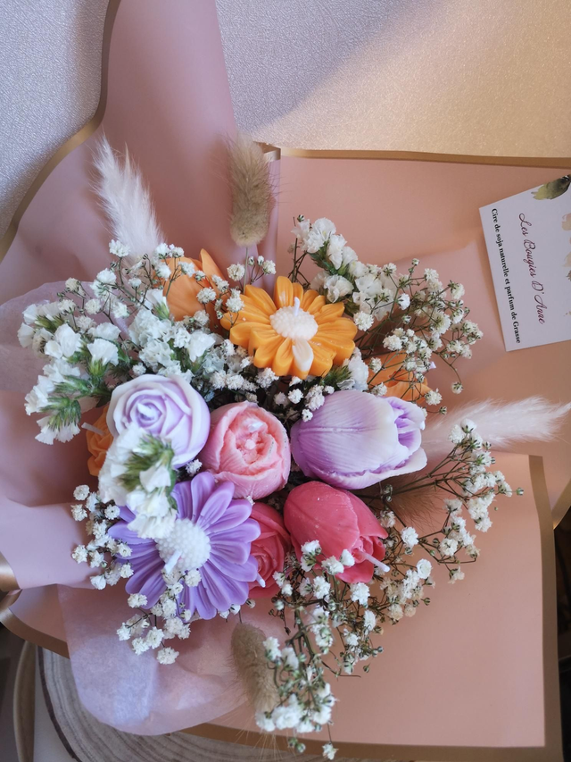 Bouquet de 10 fleurs, marguerites et tulipes bougie 