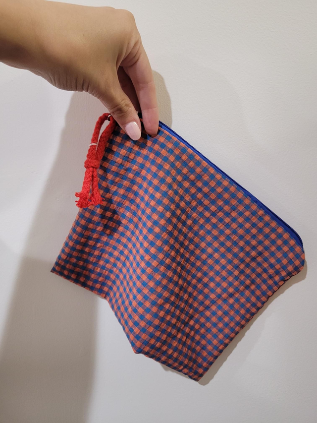 Red and blue gingham zip makeup pouch - HE-099