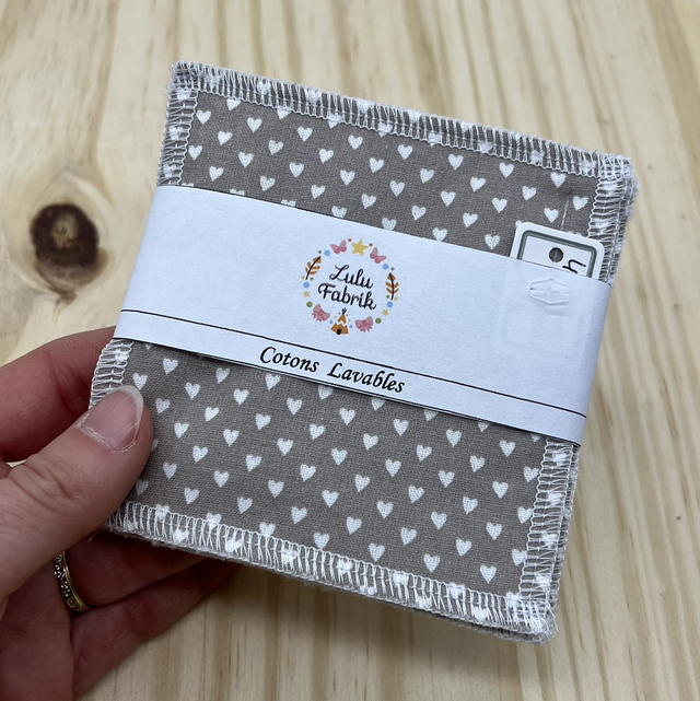 Lot de 4 cotons démaquillants petits cœurs taupe 