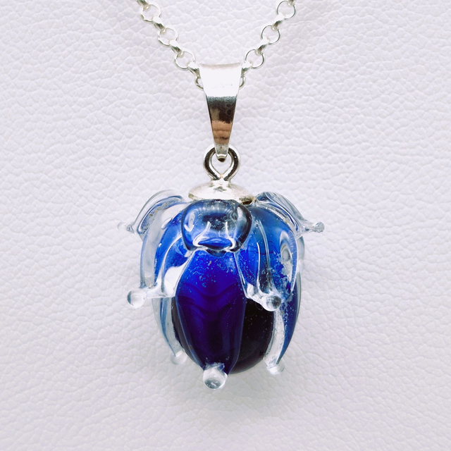Pendentif Clochette bleu foncé (petit modèle)