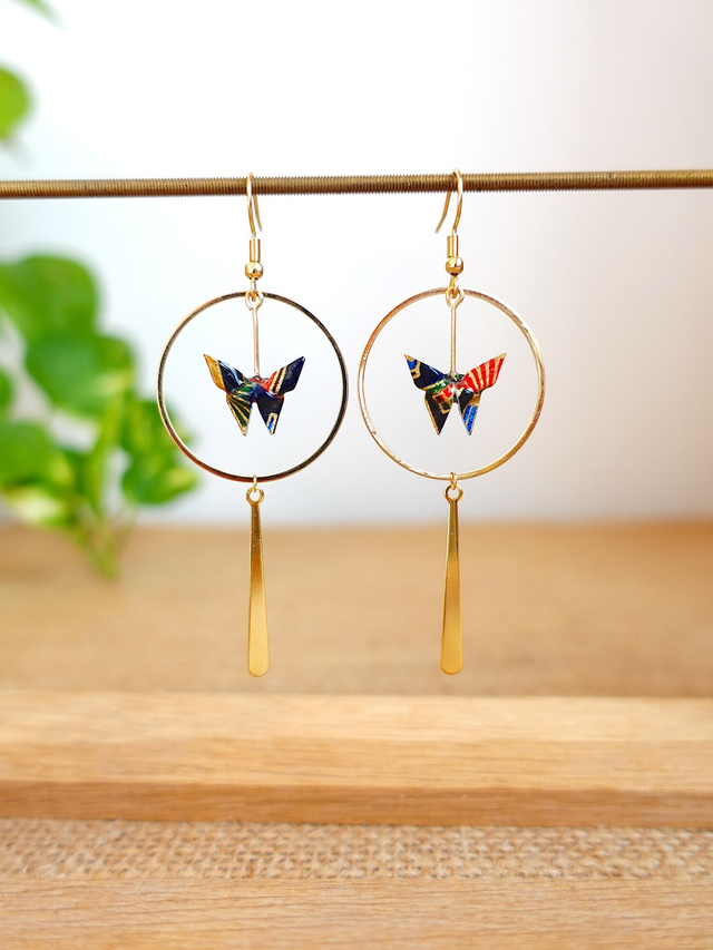 Origami Papillon / INOX doré / Papier japonais washi / Bleu marine, or / Créoles, anneaux / Bijou japonais origami / Boucles d'oreilles /